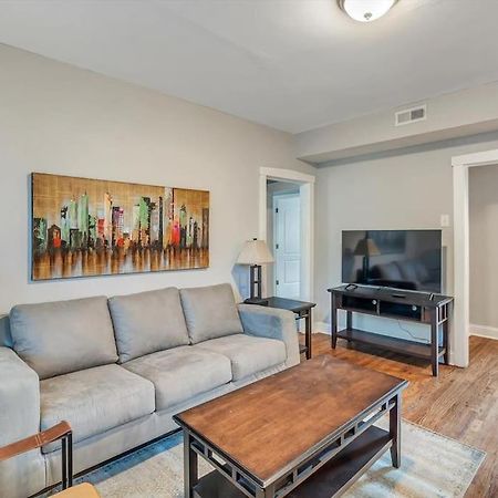 فيلا Beautiful Tower Grove Unit Recently Renovated 2S Richmond Heights المظهر الخارجي الصورة