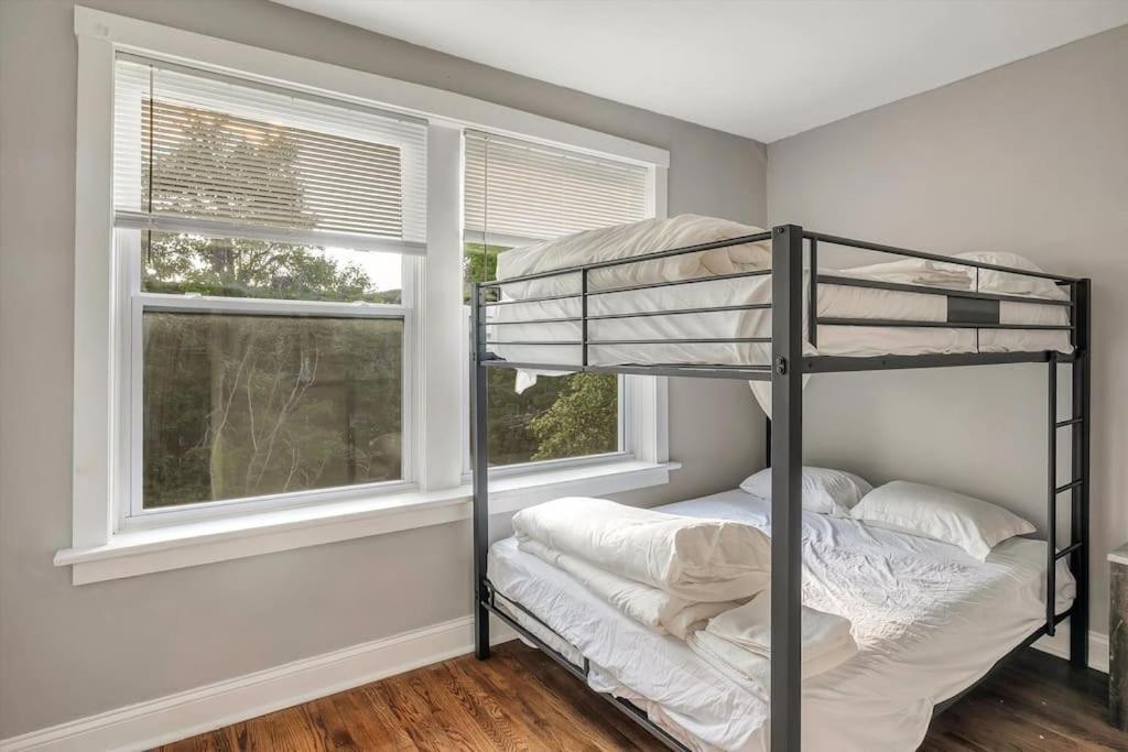 فيلا Beautiful Tower Grove Unit Recently Renovated 2S Richmond Heights المظهر الخارجي الصورة